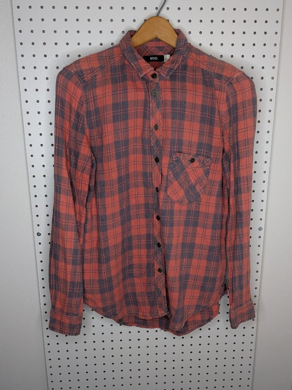 BDG Plaid Cotton Button Down Shirt Red Navy Size S 90s Grunge 100% Cotton